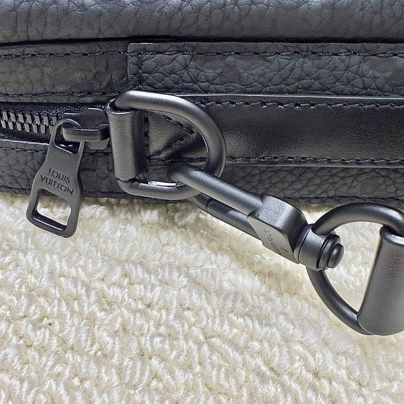 Louis Vuitton -黑色牛皮壓紋STEAMER郵差包-13