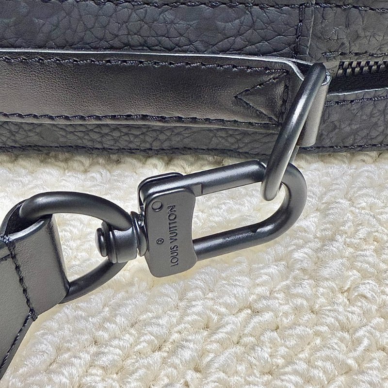 Louis Vuitton -黑色牛皮壓紋STEAMER郵差包-14