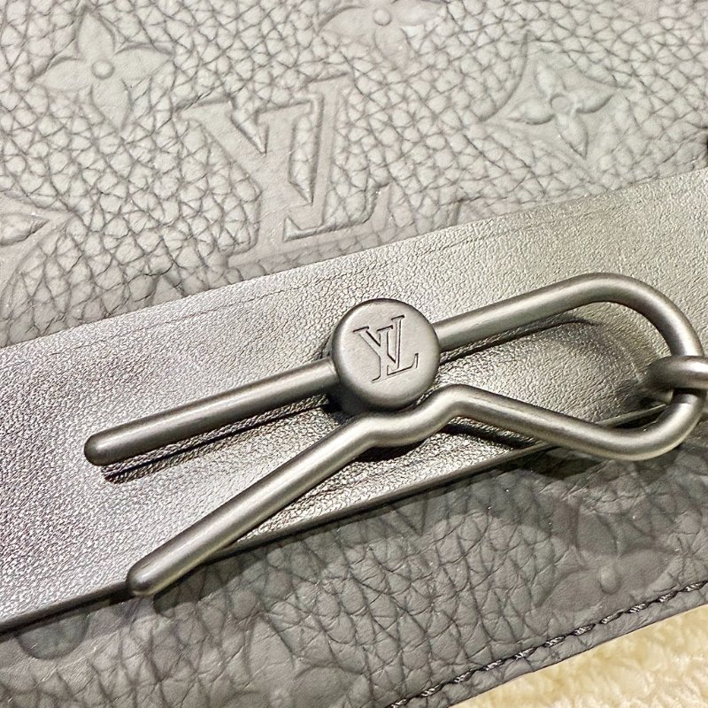 Louis Vuitton -黑色牛皮壓紋STEAMER郵差包-17