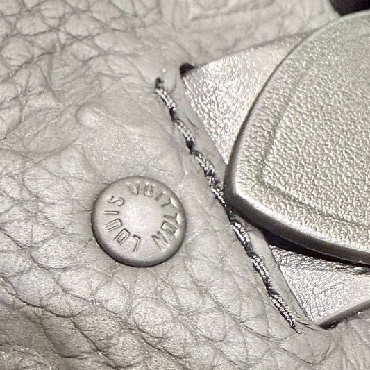 Louis Vuitton -黑色牛皮壓紋STEAMER郵差包-18