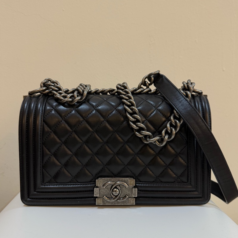 CHANEL-BOY25-5