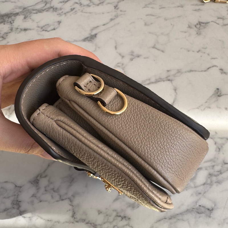 LV MM23081斑鳩灰mini橫式郵差包-4