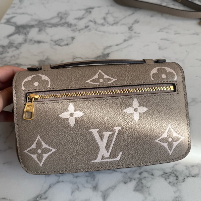 LV MM23081斑鳩灰mini橫式郵差包-6