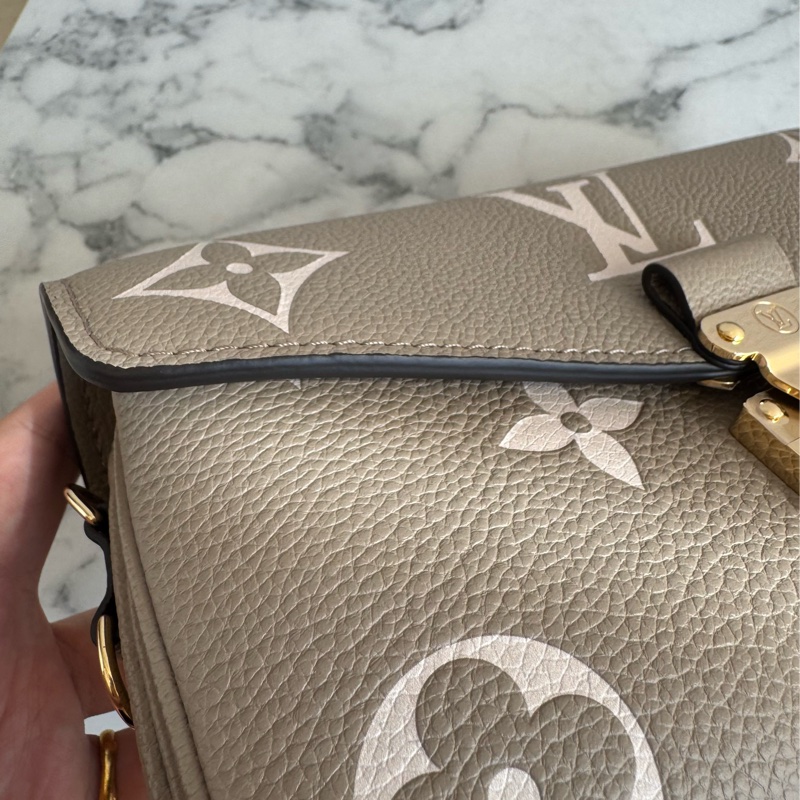 LV MM23081斑鳩灰mini橫式郵差包-14