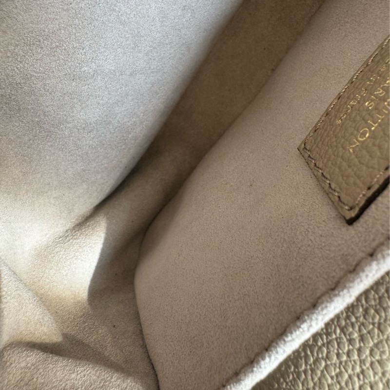 LV MM23081斑鳩灰mini橫式郵差包-32