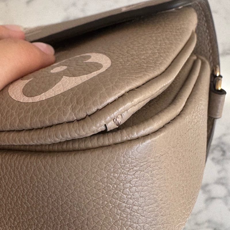 LV MM23081斑鳩灰mini橫式郵差包-37