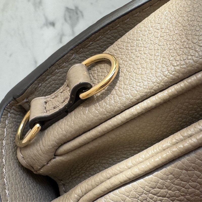 LV MM23081斑鳩灰mini橫式郵差包-43