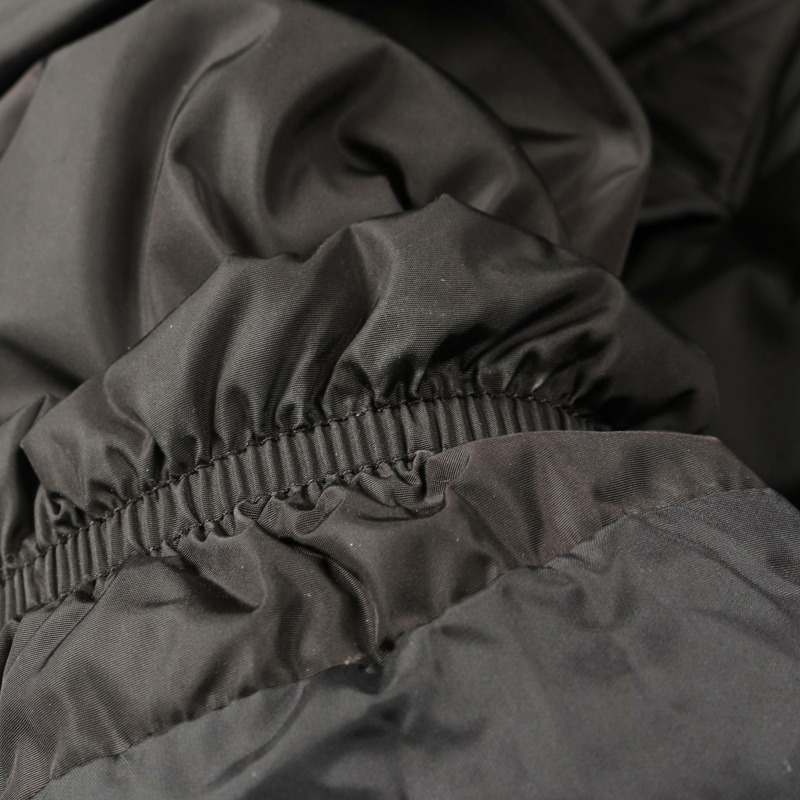 MONCLER ALOES 蘆薈羽絨服，附帽拉鍊，尼龍材質，黑色，二手女款 #1-13