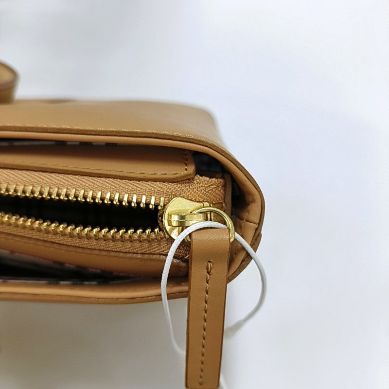 BURBERRY 棕色牛皮手提包 金色五金-10