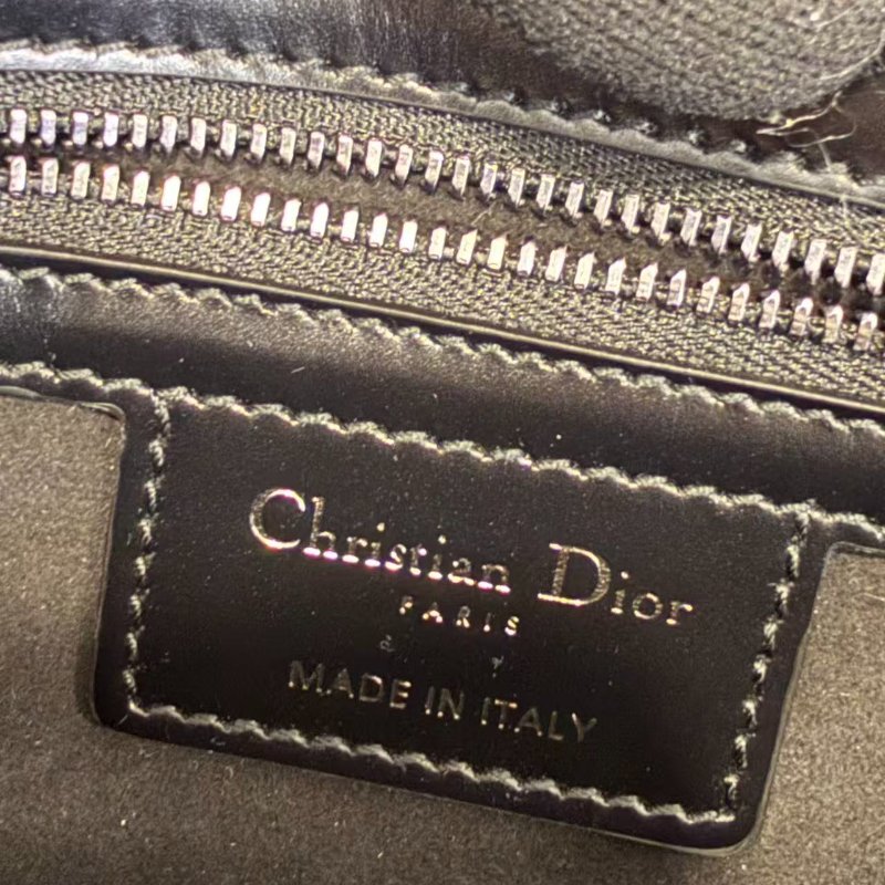 誠可議Dior 黑銀藤格紋 camp 小號郵差包 24*16*8 99新配件塵袋-4