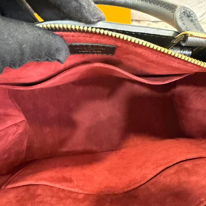 誠可議LV petit palais全皮黑色壓紋  芯片款 29*19*13 99新配件塵袋盒子鑰匙鎖購證-8