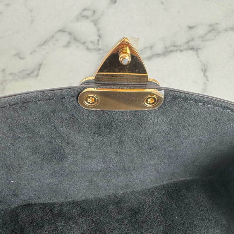 LV M82465雙花紋直立手提兩用包-22