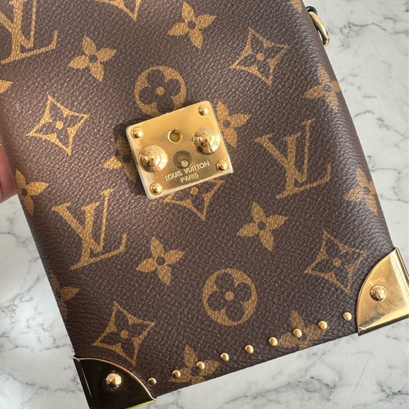 LV M82465雙花紋直立手提兩用包-28