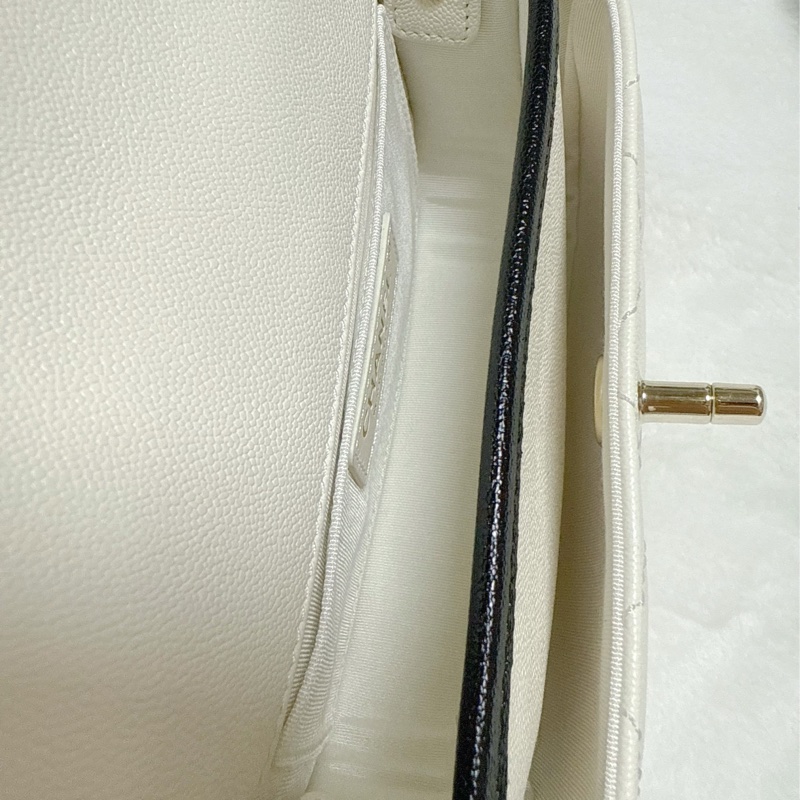 ❤️空姐包款，浪漫冬季溫柔奶油白❤️全新31開Chanel香奈兒21s半月郵差包 白色斜背鍊包 熊貓配色 鏈條包 馬鞍包 白雪公主-3