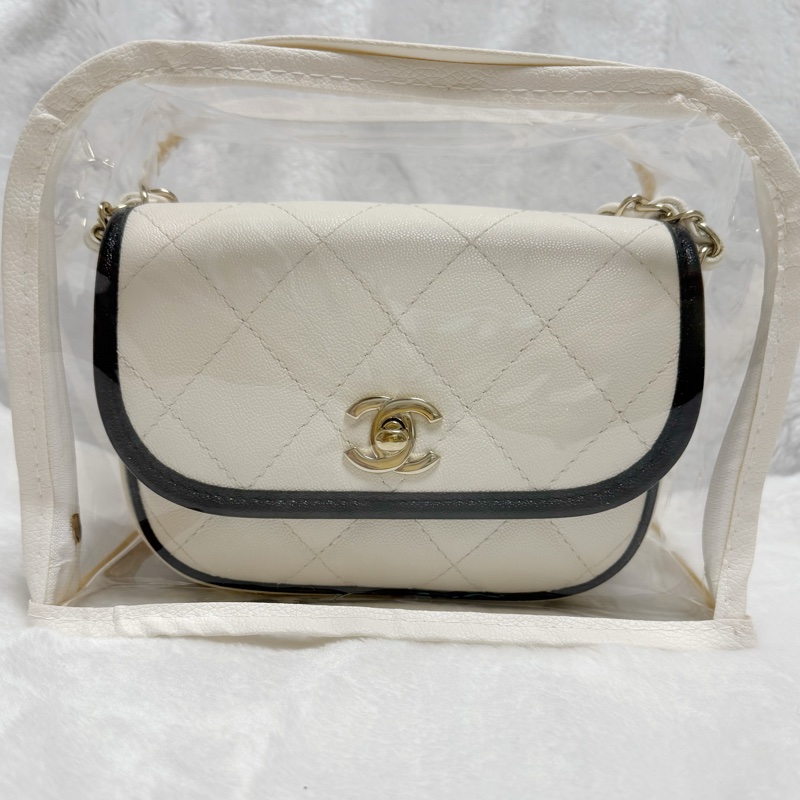 ❤️空姐包款，浪漫冬季溫柔奶油白❤️全新31開Chanel香奈兒21s半月郵差包 白色斜背鍊包 熊貓配色 鏈條包 馬鞍包 白雪公主-6