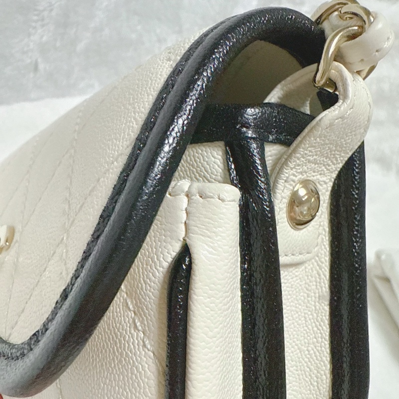 ❤️空姐包款，浪漫冬季溫柔奶油白❤️全新31開Chanel香奈兒21s半月郵差包 白色斜背鍊包 熊貓配色 鏈條包 馬鞍包 白雪公主-12
