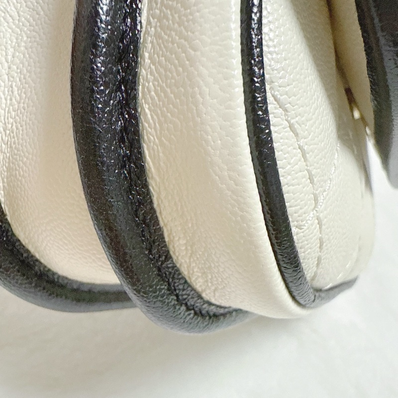 ❤️空姐包款，浪漫冬季溫柔奶油白❤️全新31開Chanel香奈兒21s半月郵差包 白色斜背鍊包 熊貓配色 鏈條包 馬鞍包 白雪公主-13