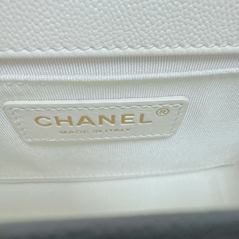 ❤️空姐包款，浪漫冬季溫柔奶油白❤️全新31開Chanel香奈兒21s半月郵差包 白色斜背鍊包 熊貓配色 鏈條包 馬鞍包 白雪公主-16