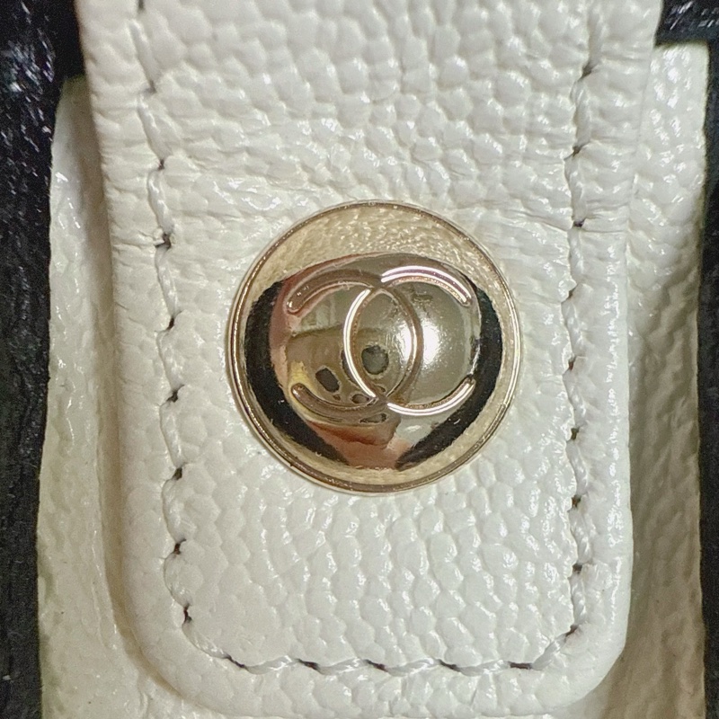 ❤️空姐包款，浪漫冬季溫柔奶油白❤️全新31開Chanel香奈兒21s半月郵差包 白色斜背鍊包 熊貓配色 鏈條包 馬鞍包 白雪公主-21