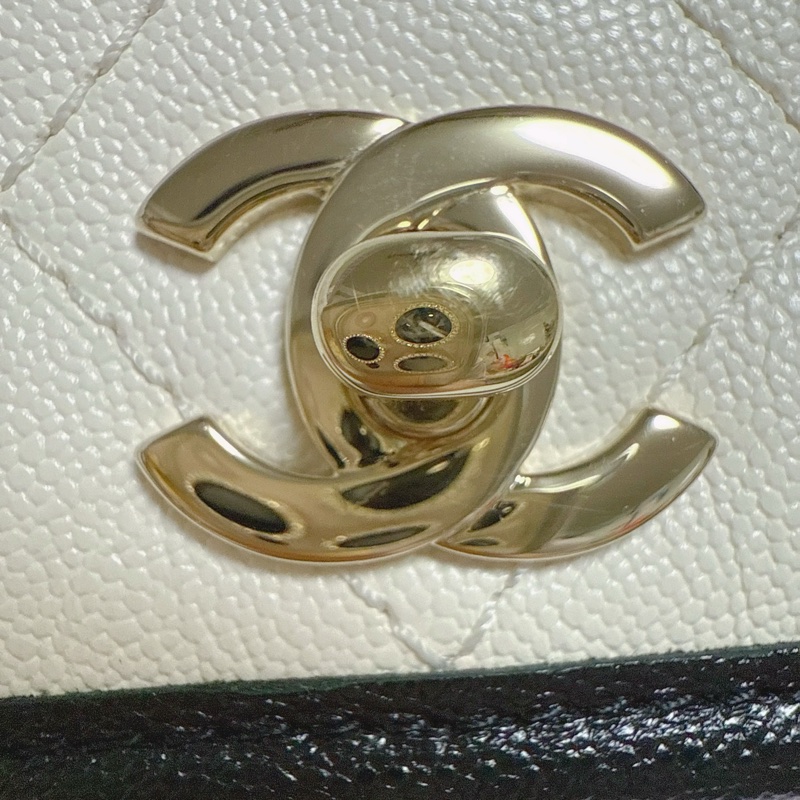 ❤️空姐包款，浪漫冬季溫柔奶油白❤️全新31開Chanel香奈兒21s半月郵差包 白色斜背鍊包 熊貓配色 鏈條包 馬鞍包 白雪公主-26