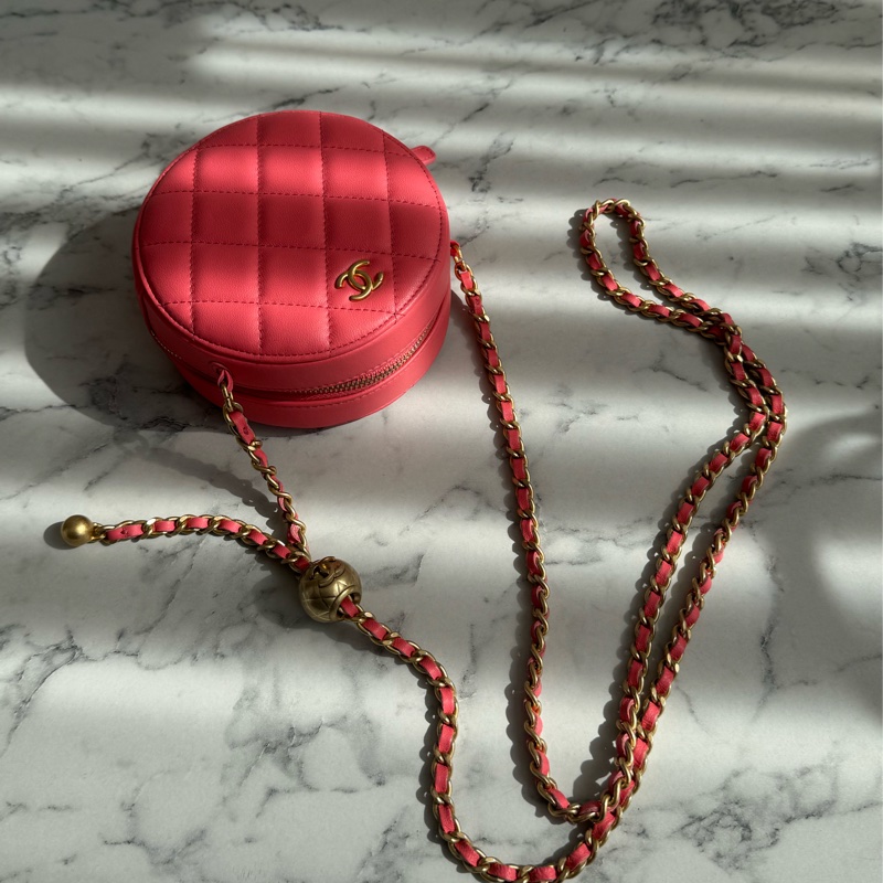 Chanel粉菱格金雙C金球圓餅包-0
