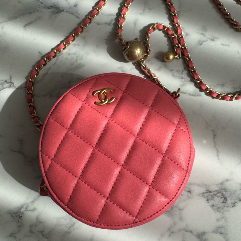 Chanel粉菱格金雙C金球圓餅包-1