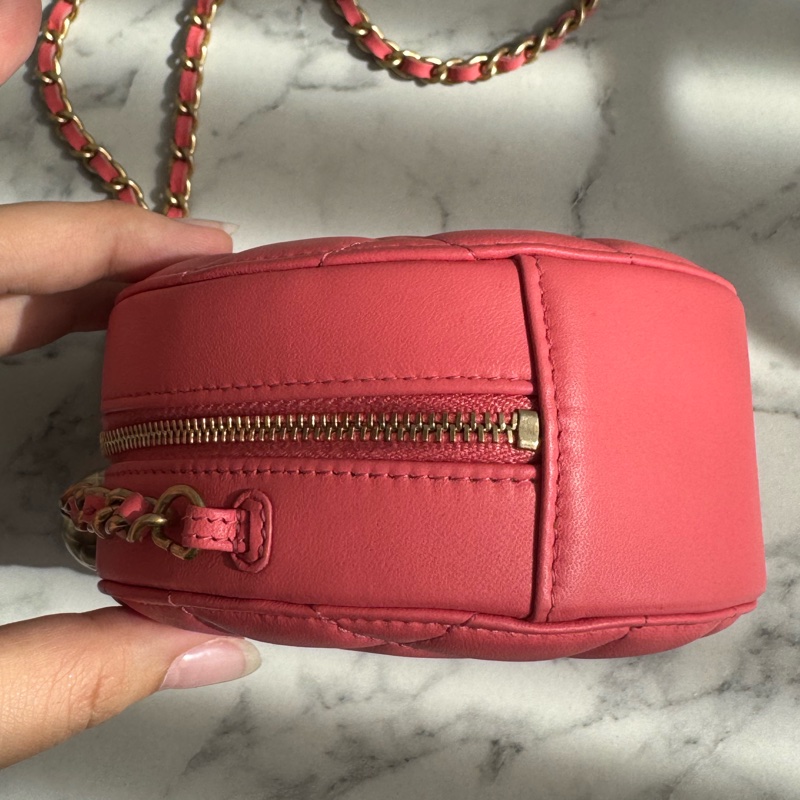 Chanel粉菱格金雙C金球圓餅包-6