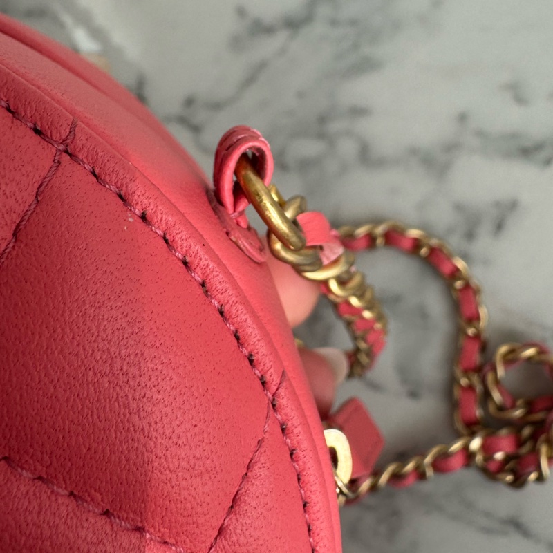 Chanel粉菱格金雙C金球圓餅包-40