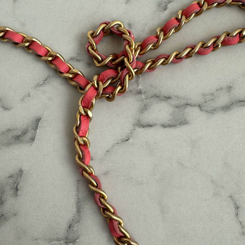 Chanel粉菱格金雙C金球圓餅包-43