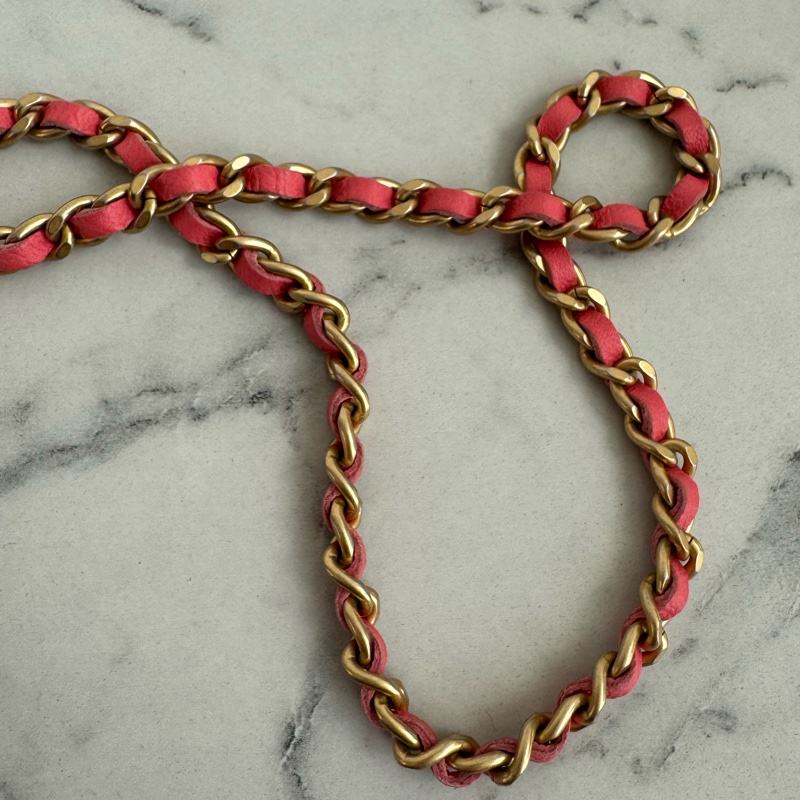 Chanel粉菱格金雙C金球圓餅包-44