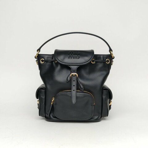 MIU MIU 黑色牛皮MIUMIU雙肩包皮革徽標雙肩包小號肩背包