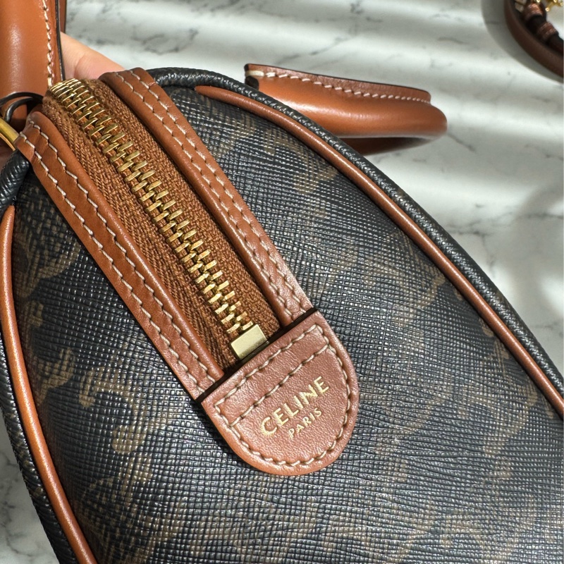 Celine凱旋門pvc波士頓包  必買款😍😍-13