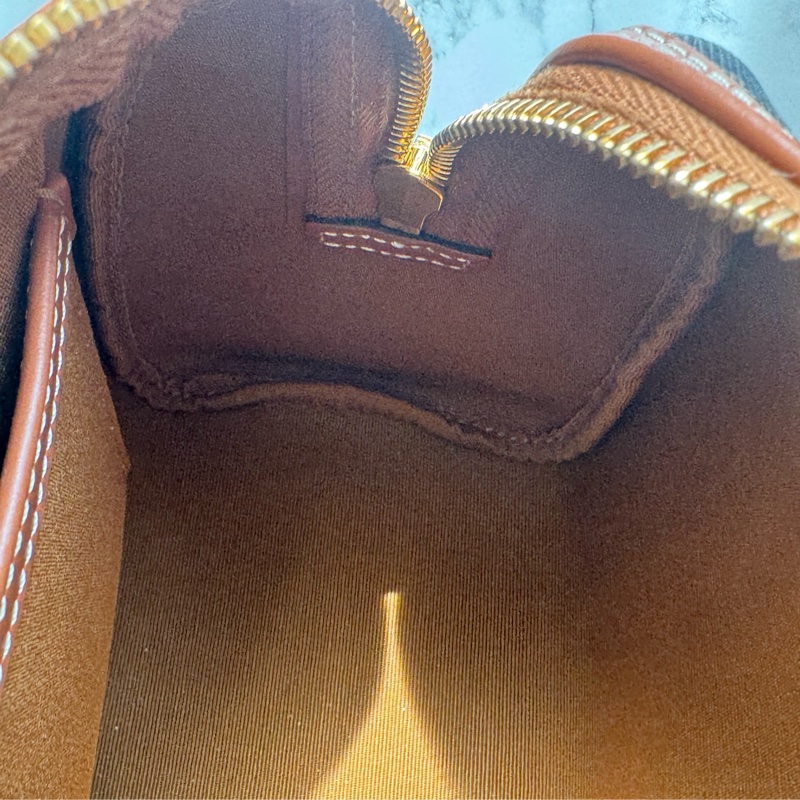 Celine凱旋門pvc波士頓包  必買款😍😍-27