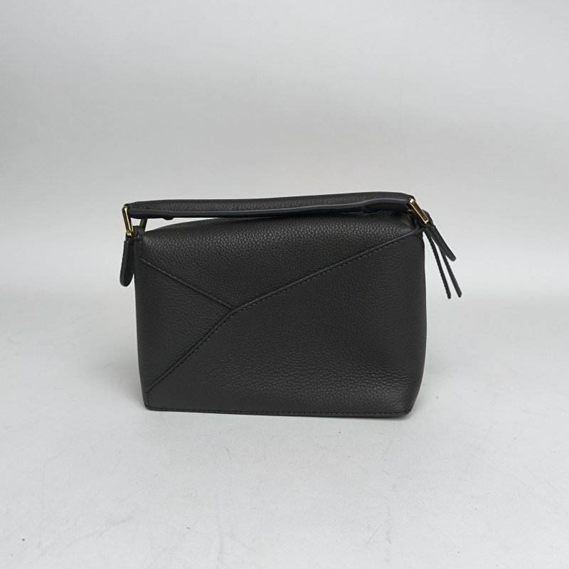 LOEWE Puzzle18幾何包迷你MINI深灰牛皮肩背包-2