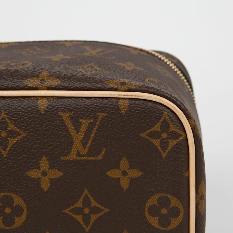 LOUIS VUITTON M44495 精緻迷你化妝包-5