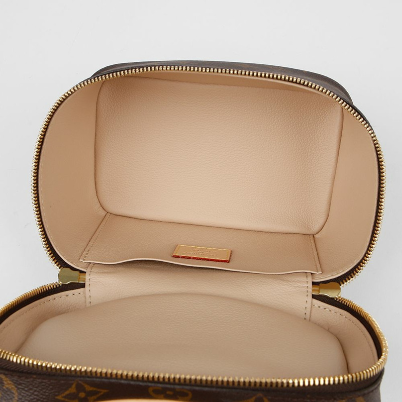 LOUIS VUITTON M44495 精緻迷你化妝包-9