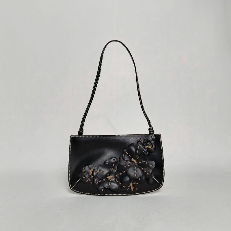 CELINE 黑色牛皮銀扣立體花朵麻將包腋下包肩背包-0