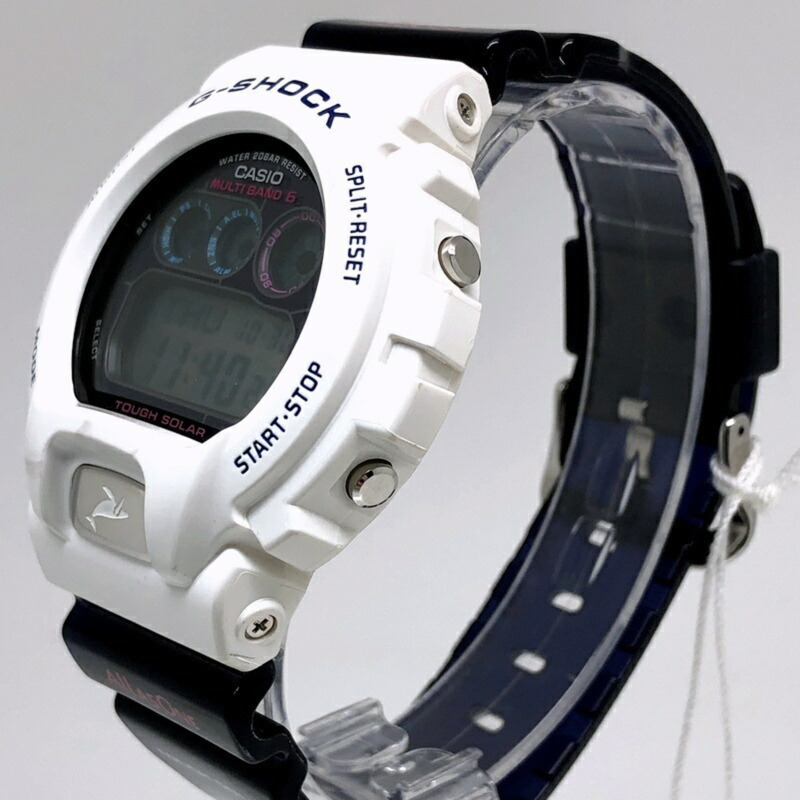 卡西歐 G-SHOCK GW-6900K-7 伊魯卡 2011 手錶，電波太陽能，Tough Multi-Band 6 電波接收，白色錶盤藍色鏤空，ICERC 日本製造，伊魯卡吉吉款，2011 年 6 月發售，Mikunigaoka 商店，ITG8RT-2
