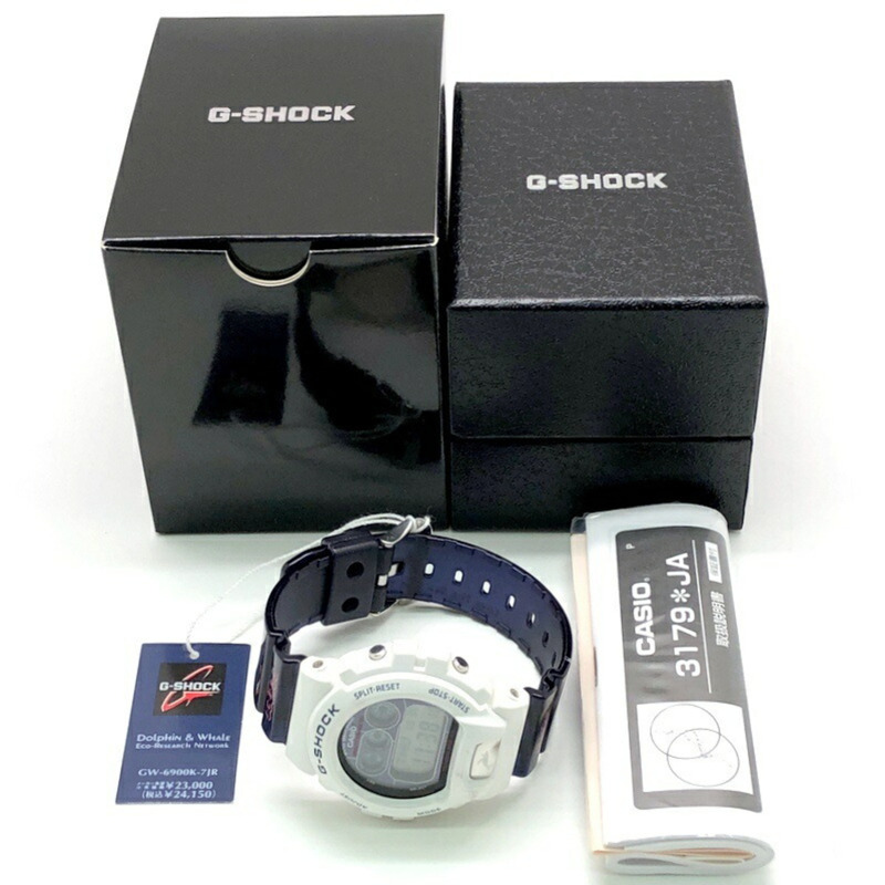 卡西歐 G-SHOCK GW-6900K-7 伊魯卡 2011 手錶，電波太陽能，Tough Multi-Band 6 電波接收，白色錶盤藍色鏤空，ICERC 日本製造，伊魯卡吉吉款，2011 年 6 月發售，Mikunigaoka 商店，ITG8RT-9