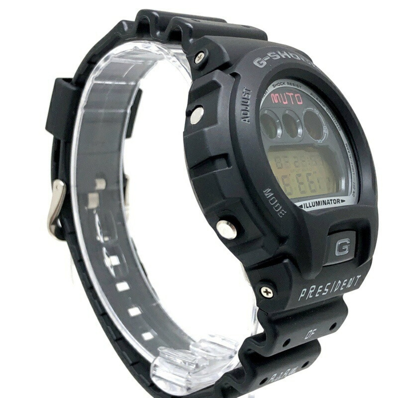 卡西歐 G-SHOCK DW-6900BMK-9 手錶，以全日本職業摔角總裁武藤敬司為主題。武藤敬司也是「三劍客」之一，代表「戰鬥精神」。這款手錶於 2002 年左右發售。三國丘店有售。 ITB1R0GFMAQF-1