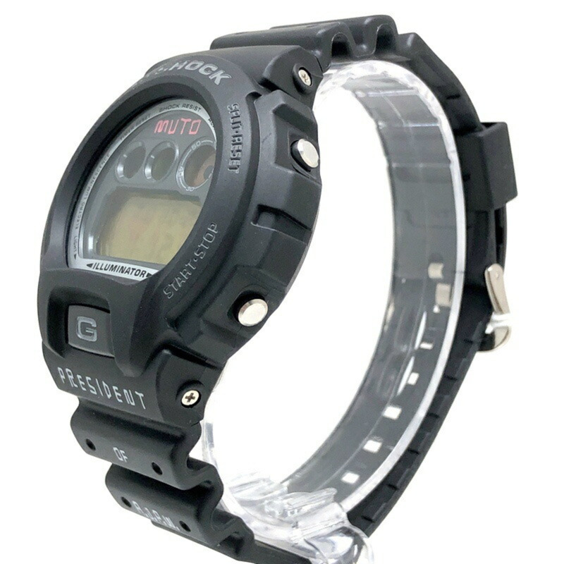 卡西歐 G-SHOCK DW-6900BMK-9 手錶，以全日本職業摔角總裁武藤敬司為主題。武藤敬司也是「三劍客」之一，代表「戰鬥精神」。這款手錶於 2002 年左右發售。三國丘店有售。 ITB1R0GFMAQF-2