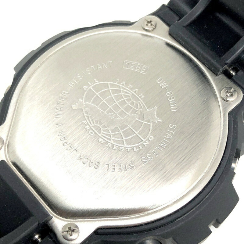 卡西歐 G-SHOCK DW-6900BMK-9 手錶，以全日本職業摔角總裁武藤敬司為主題。武藤敬司也是「三劍客」之一，代表「戰鬥精神」。這款手錶於 2002 年左右發售。三國丘店有售。 ITB1R0GFMAQF-7