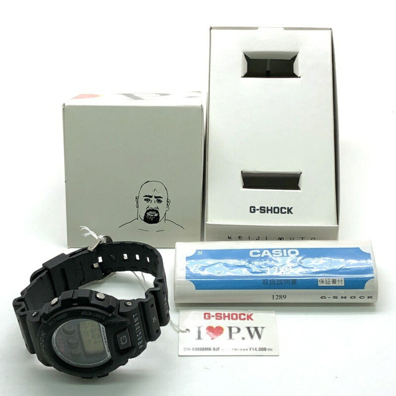 卡西歐 G-SHOCK DW-6900BMK-9 手錶，以全日本職業摔角總裁武藤敬司為主題。武藤敬司也是「三劍客」之一，代表「戰鬥精神」。這款手錶於 2002 年左右發售。三國丘店有售。 ITB1R0GFMAQF-9