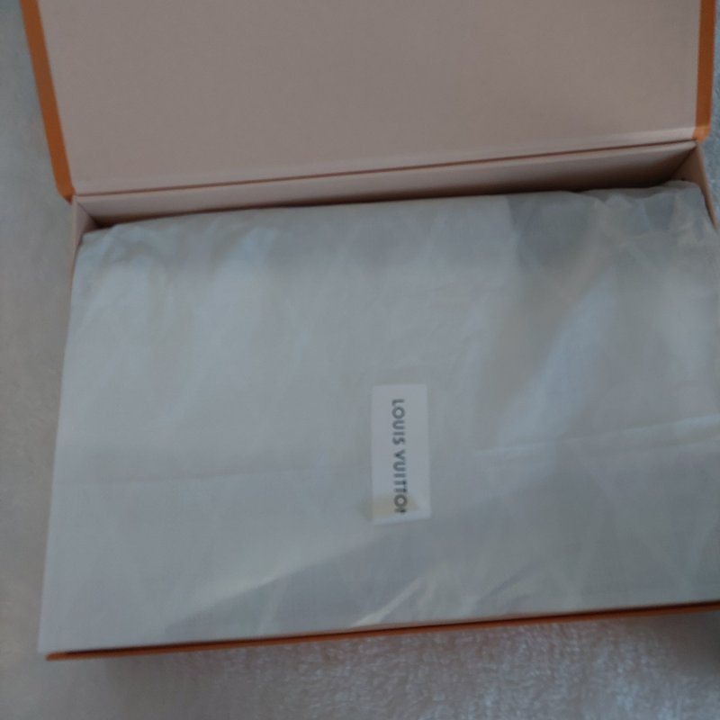 LV M71378 Monogram Denim 🌈實品拍照🌈披肩/滿版老花/羊毛絲綢披肩/圍巾/黑銀/黑灰(9.8新)-57