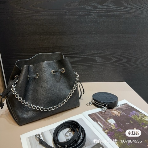 LV 黑牛皮銀釦Bella束口肩斜包 M57070