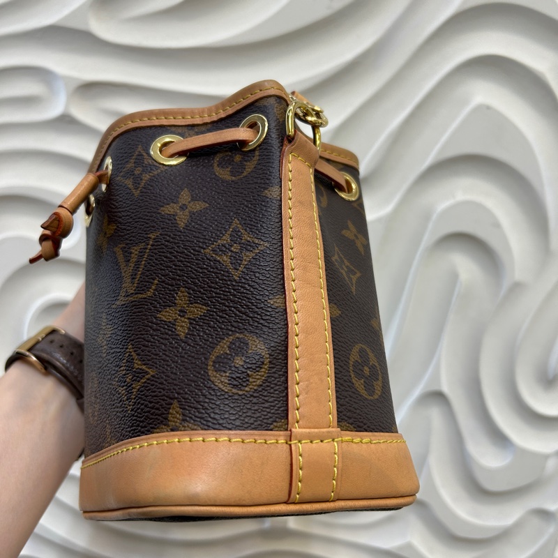 LV 原花Nano Noe束口手提斜背包-1