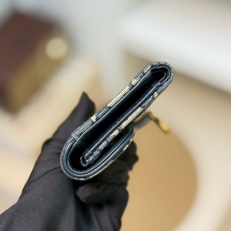 🏷Dior.Saddle Lotus 緹花三折短夾-3