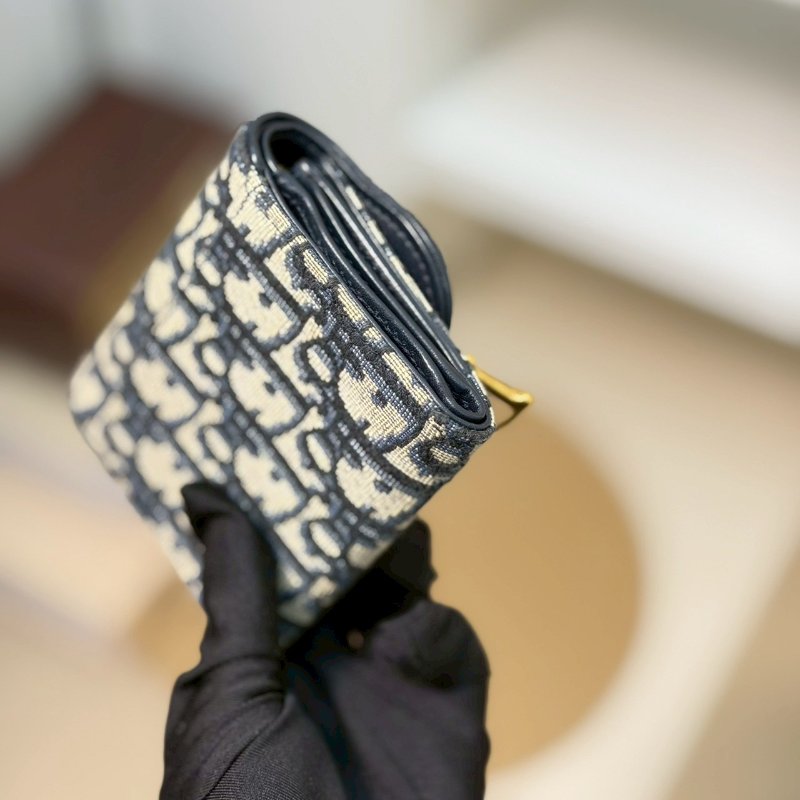 🏷Dior.Saddle Lotus 緹花三折短夾-7