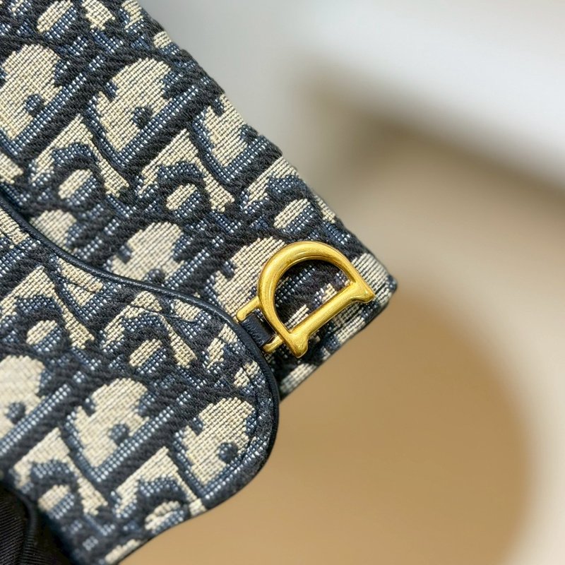 🏷Dior.Saddle Lotus 緹花三折短夾-14