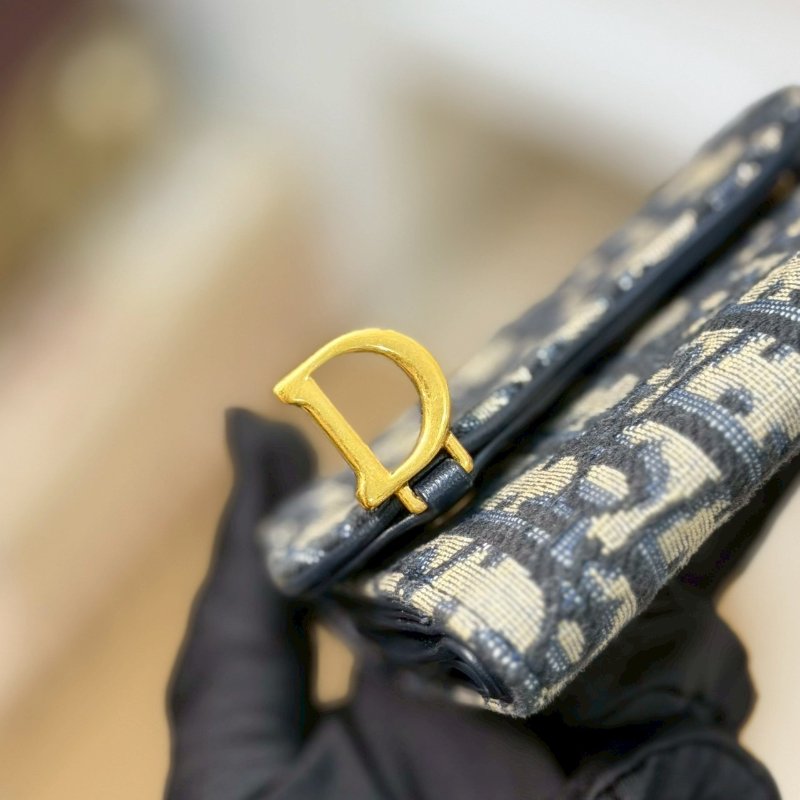 🏷Dior.Saddle Lotus 緹花三折短夾-15